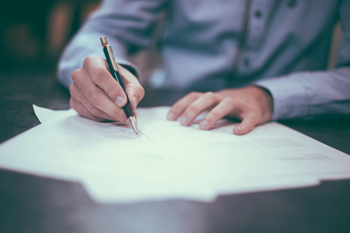 Signing a residence permit application